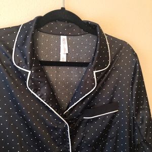 Gilligan & O'Malley Intimates & Sleepwear - Gilligan O’Malley Black Dot Satin Sleep Shirt Sz L Gilligan & O'Malley Intimates & Sleepwear - Gilligan O’Malley Black Dot Satin Sleep Shirt Sz L